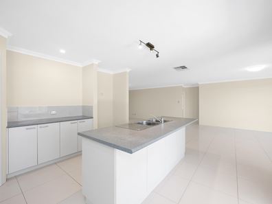 11 Arklow Glen, Canning Vale WA 6155