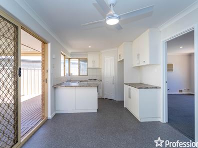 11 Bell Court, Armadale WA 6112
