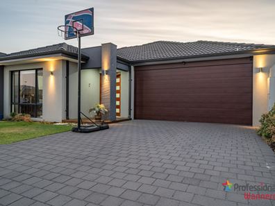 64 Castlereagh Way, Brabham WA 6055