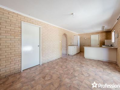 4 Ruth Street, Karloo WA 6530