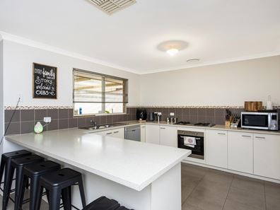 8 Mcgolgan Green, Baldivis WA 6171