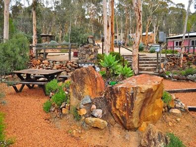 Accommodation/Tourism - Toodyay Holiday Park and Chalets