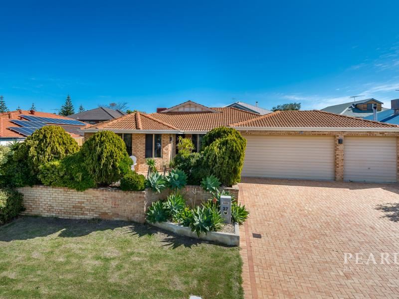 27 Avondale Court, Mindarie WA 6030