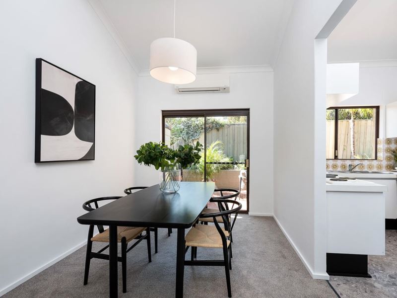 10/11 Airlie Street, Claremont