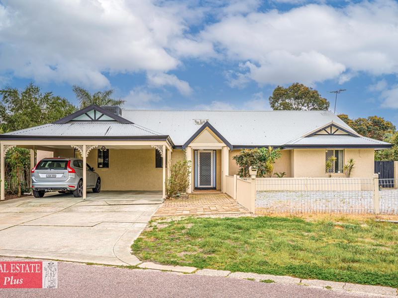 21 Wade Square, Stratton