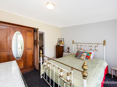 36 Wyeree Road, Mandurah WA 6210