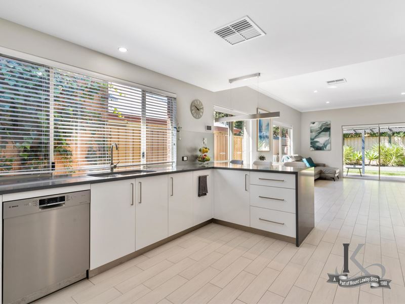 6 Claymore Close, Guildford