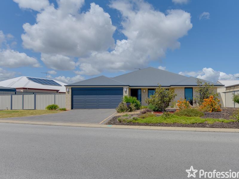 2 Montague Pass, Meadow Springs