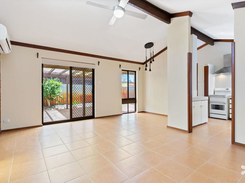 42 Periwinkle Way, Parkwood