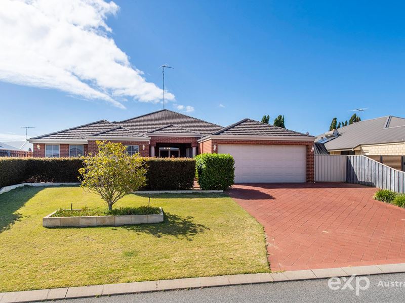 72 Carissa Turn, Halls Head WA 6210