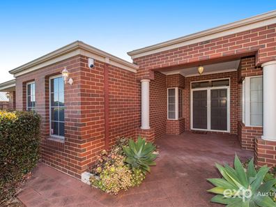 72 Carissa Turn, Halls Head WA 6210