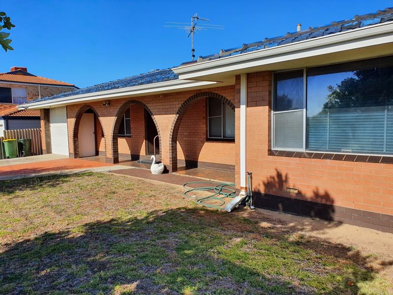 1 Baloo Cres, Falcon