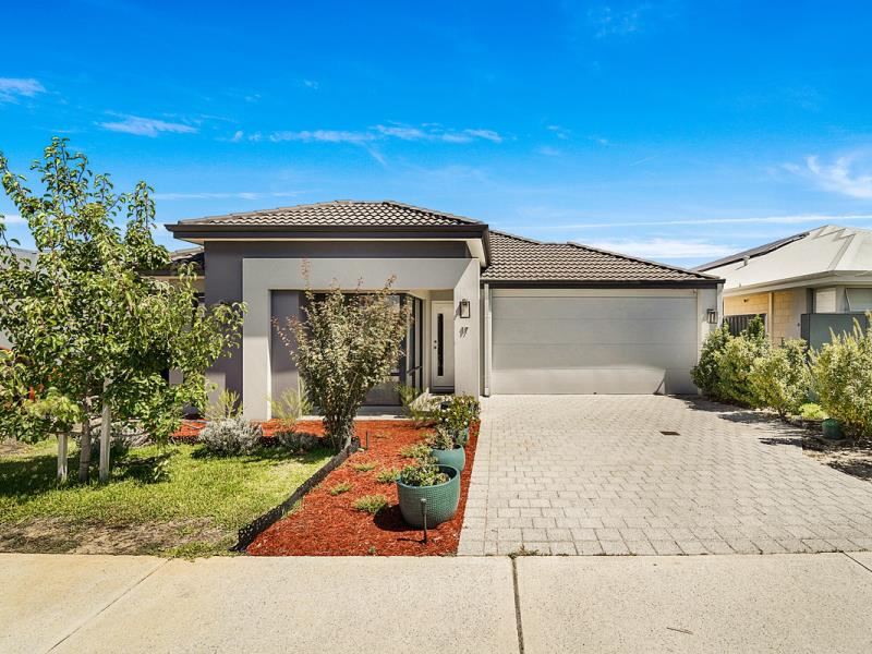 17 Grasmere Way, Aveley