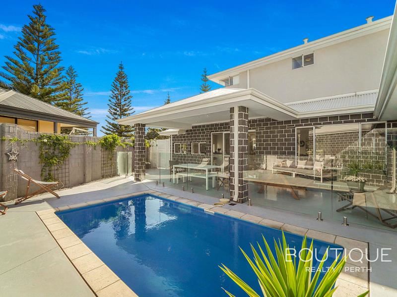2 Grand Bank Parkway, Mindarie