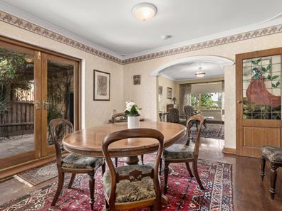 18 Queenscliffe Road, Doubleview WA 6018