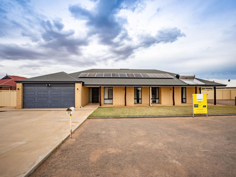 44 Honeysuckle Boulevard, Woorree