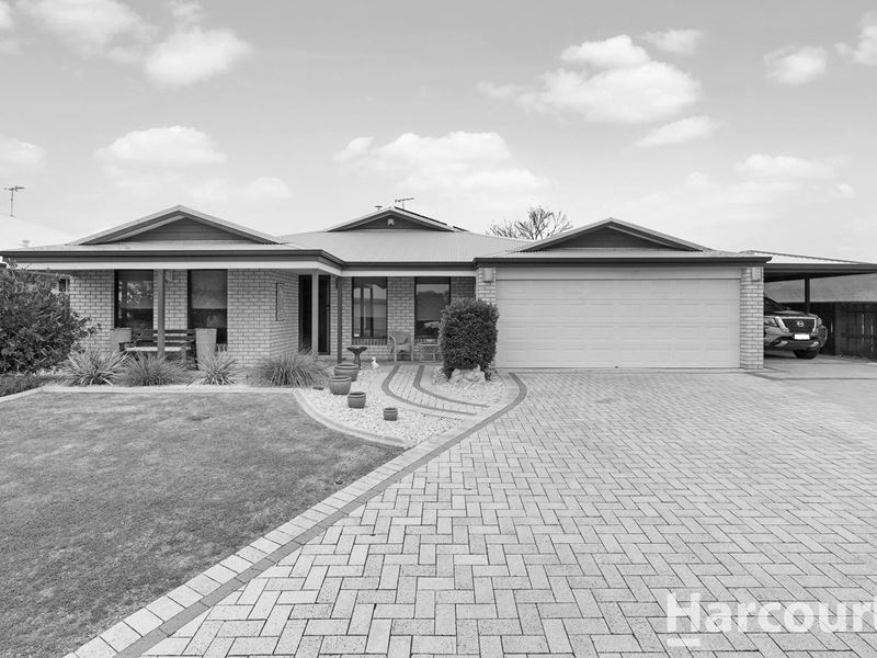 12 Mayfair Mews, Meadow Springs