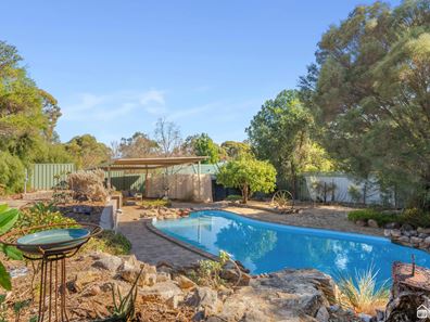 11 Kevin Road, Kelmscott WA 6111