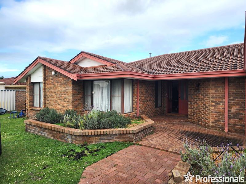 65 Regal Drive, Thornlie