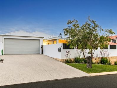 4 Marine Way, Wannanup WA 6210