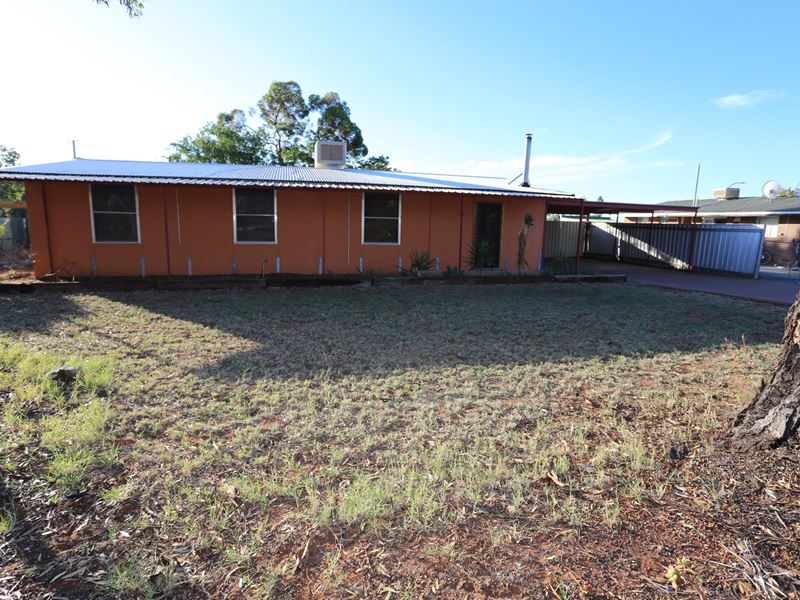 70 Quandong Rd, Kambalda West
