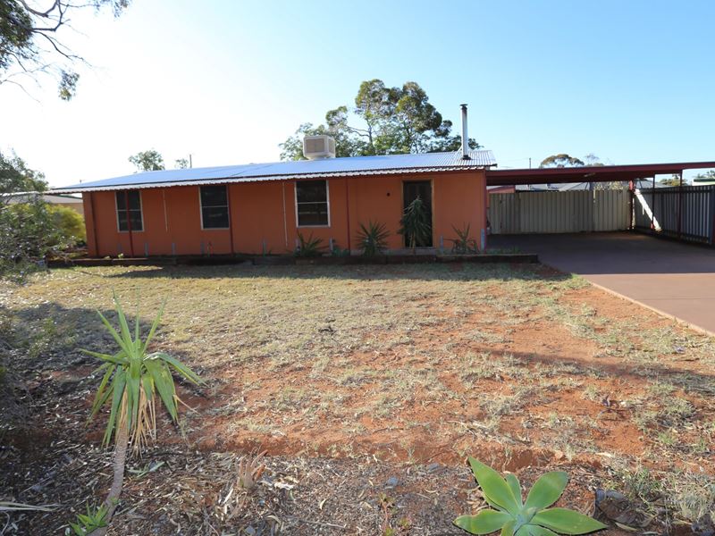 70 Quandong Rd, Kambalda West WA 6442