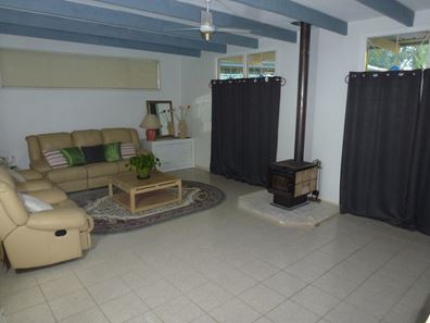 191 Lesmurdie Road, Lesmurdie WA 6076