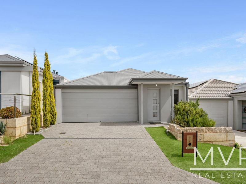 6 Rakitno Close, Lake Coogee WA 6166