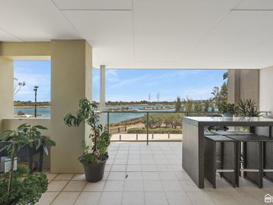 4/54 Dorney Esplanade, Champion Lakes WA 6111