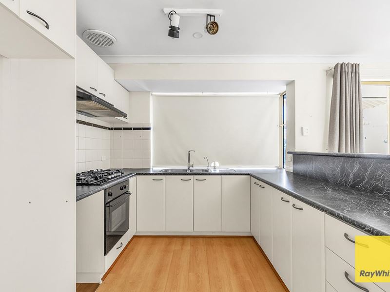 20 Discovery Drive, Thornlie WA 6108