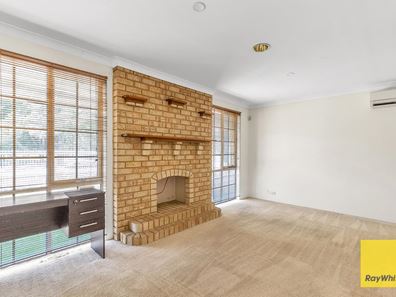 20 Discovery Drive, Thornlie WA 6108