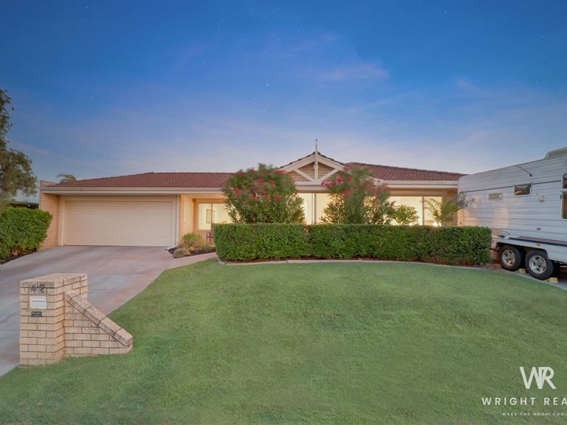 42 Plumdale Way, Woodvale WA 6026