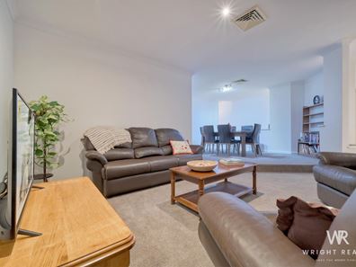 42 Plumdale Way, Woodvale WA 6026