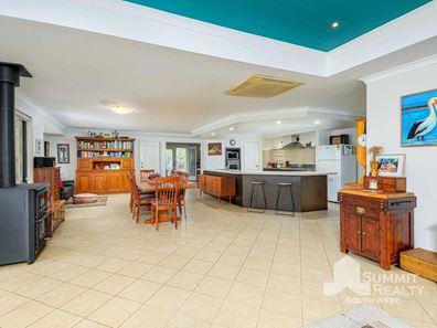 12 Grand Entrance, Australind WA 6233