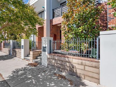 18 Goodwood Crescent, Ellenbrook WA 6069