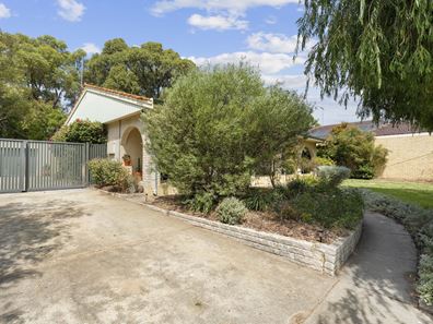 25 Perseus Road, Silver Sands WA 6210