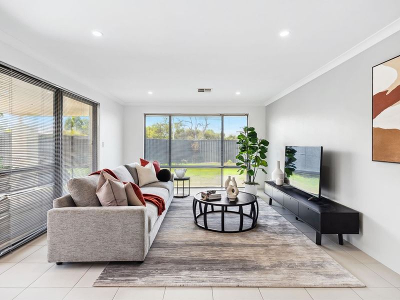 11 Kabuki View, Aveley