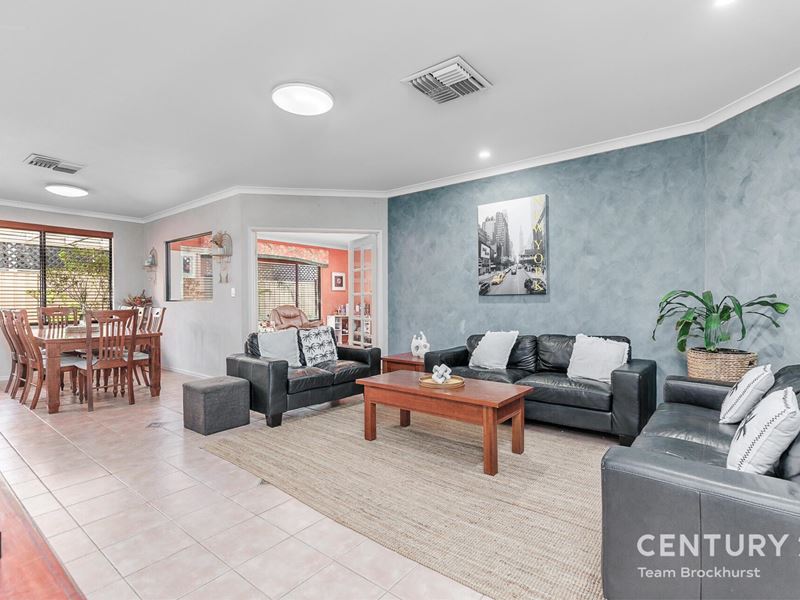8 Roebuck Avenue, Canning Vale WA 6155