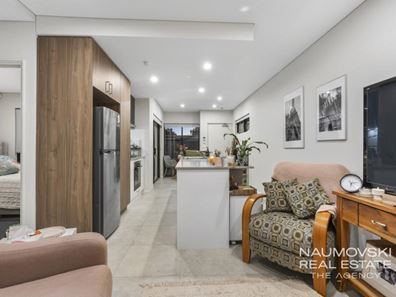 2/389 Daly Street, Cloverdale WA 6105
