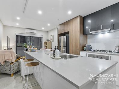2/389 Daly Street, Cloverdale WA 6105