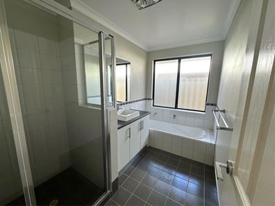 37 Rolland Drive, Mount Tarcoola WA 6530
