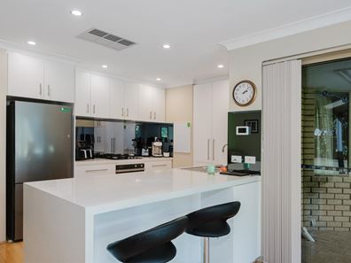13 Kerswell Way, Warnbro WA 6169