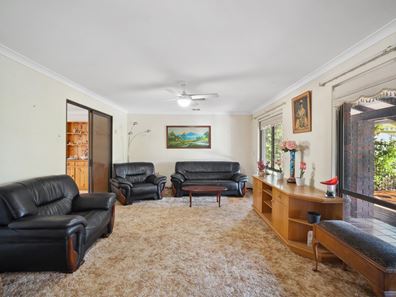 31 Snowball Road, Kalamunda WA 6076