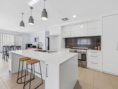 15 Burnett Road, Brabham WA 6055