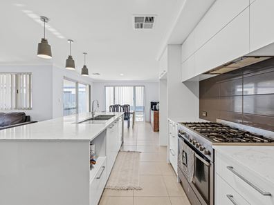 15 Burnett Road, Brabham WA 6055
