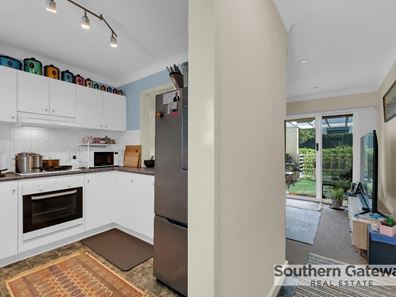 12/16 Jecks Place, Orelia WA 6167