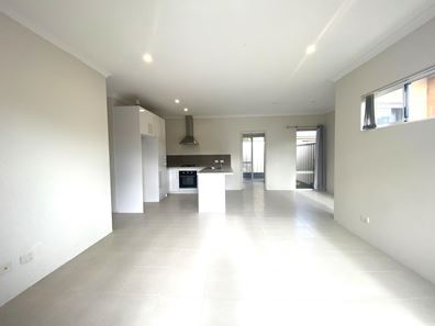 4/99 Lowana Way, Armadale WA 6112