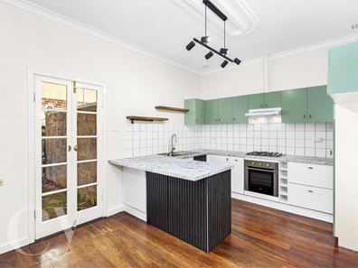 81 South Street, Beaconsfield WA 6162