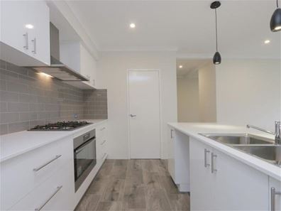 5 Sunstone Boulevard, Treeby WA 6164