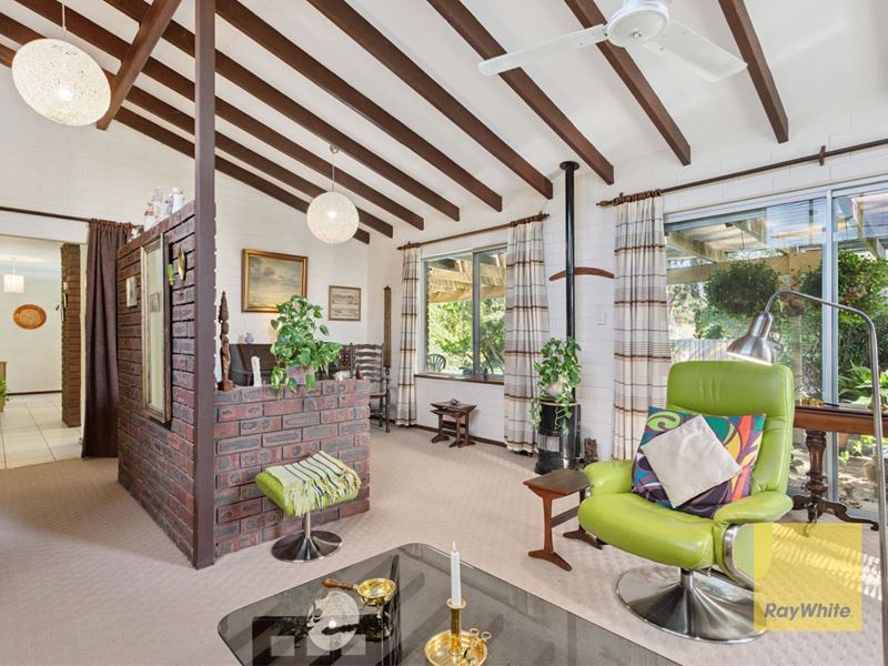25 Coral Road, Kalamunda WA 6076